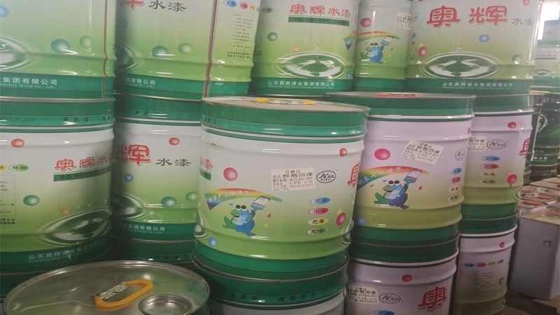 真石漆墙面开裂了，自己能修补吗？**